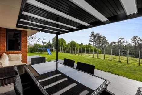 Photo of property in 8 Greenridge Lane, Merrilands, New Plymouth, 4312