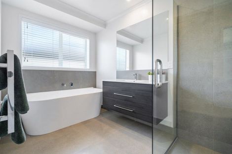 Photo of property in 67 Kaurinui Crescent, One Tree Point, 0118