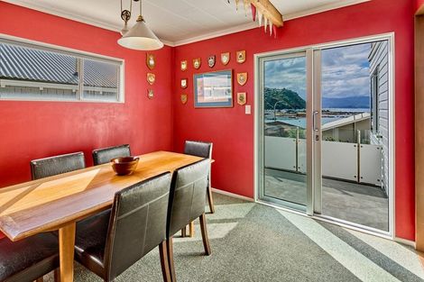 Photo of property in 197 Derwent Street, Island Bay, Wellington, 6023