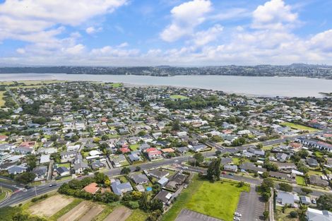 Photo of property in 107 Taylor Road, Mangere Bridge, Auckland, 2022