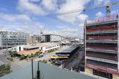 Photo of property in Halsey Apartments At Lighter Quay, 506/77 Halsey Street, Auckland Central, Auckland, 1010