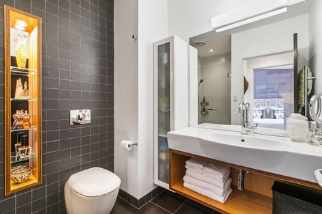 Photo of property in 44 Livingstone Street, Westmere, Auckland, 1022