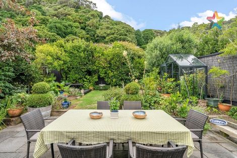 Photo of property in 377 Muritai Road, Eastbourne, Lower Hutt, 5013