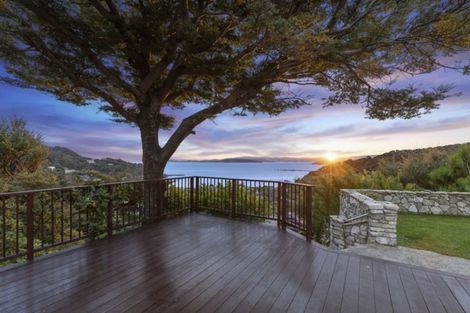 Photo of property in 5 Whiorau Grove, Lowry Bay, Lower Hutt, 5013