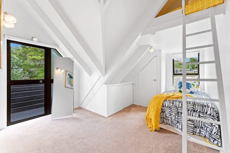 Photo of property in 6 Elliston Crescent, Stanmore Bay, Whangaparaoa, 0932