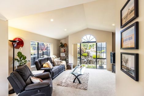 Photo of property in 13 Berkshire Terrace, Massey, Auckland, 0614