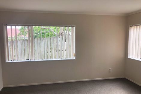 Photo of property in 23 Simon Owen Place, Golflands, Auckland, 2013