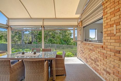 Photo of property in 7 Kingtide Place, Red Beach, 0932