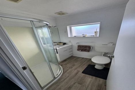 Photo of property in 2/13 Teviot Place, Totara Vale, Auckland, 0629