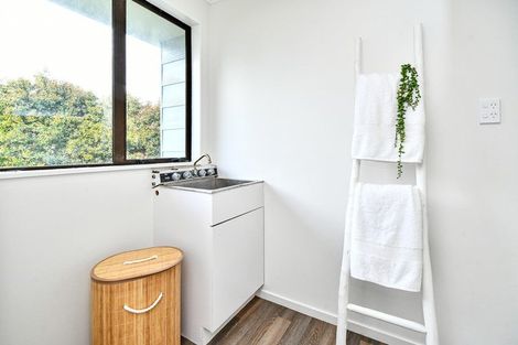 Photo of property in 6 Leaming Place, Clarks Beach, 2122