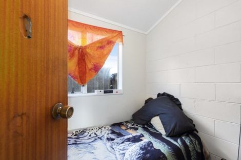 Photo of property in 17 Glen Road, Stokes Valley, Lower Hutt, 5019