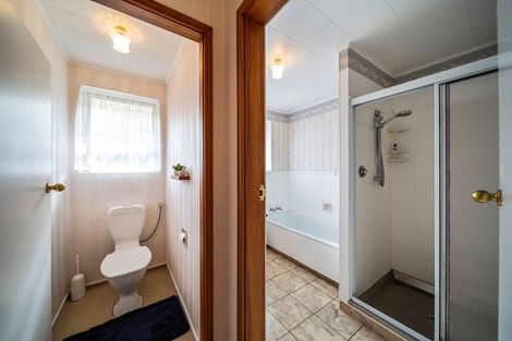 Photo of property in 8 Spencer Place, Merrilands, New Plymouth, 4312