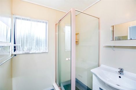 Photo of property in 96 Sunnyside Road, Sunnyvale, Auckland, 0612