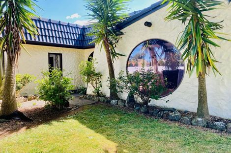 Photo of property in 11 Walter Strevens Drive, Conifer Grove, Takanini, 2112