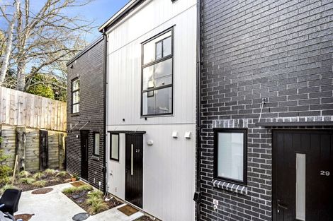 Photo of property in 27 Tokai Place, Glen Eden, 0602