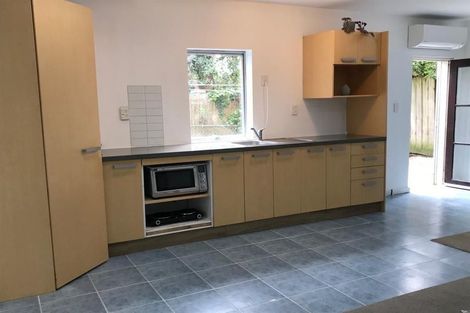 Photo of property in 3/496 Glenfield Road, Glenfield, Auckland, 0629