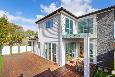 Photo of property in 436 East Coast Road, Windsor Park, Auckland, 0630
