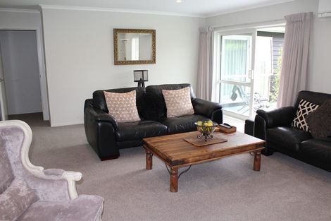 Photo of property in 504 Richmond Street, Lepperton, New Plymouth, 4373