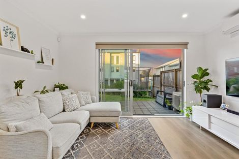 Photo of property in 41 Ambar Ridge Avenue, Massey, Auckland, 0614