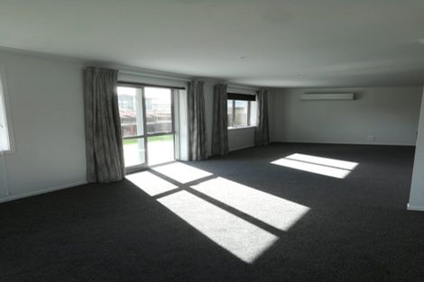 Photo of property in 14 Faber Place, Rototuna North, Hamilton, 3210