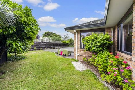 Photo of property in 32a Pine Road, Orewa, 0931