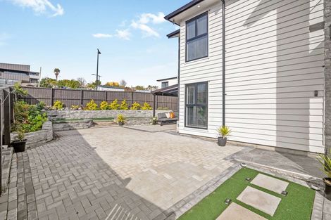 Photo of property in 1 Arataki Way, Glen Eden, Auckland, 0602