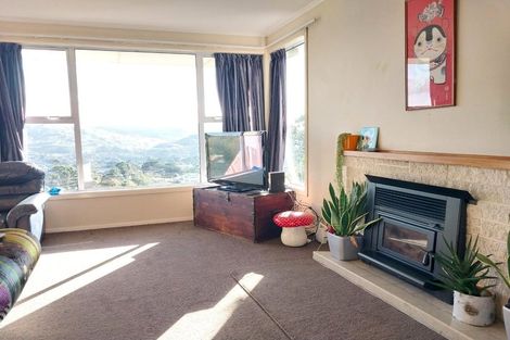 Photo of property in 10 Paparangi Crescent, Paparangi, Wellington, 6037