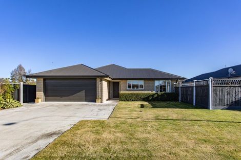 Photo of property in 21 Sequoia Way, Rangiora, 7400
