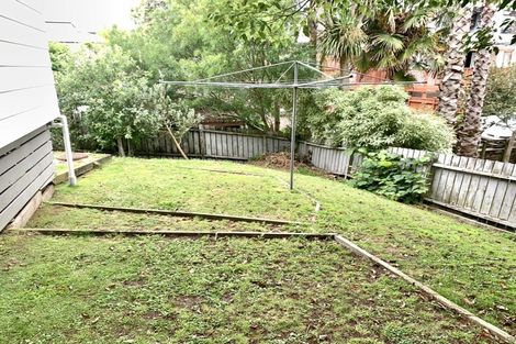 Photo of property in 2/19 Ayr Road, Pakuranga, Auckland, 2010