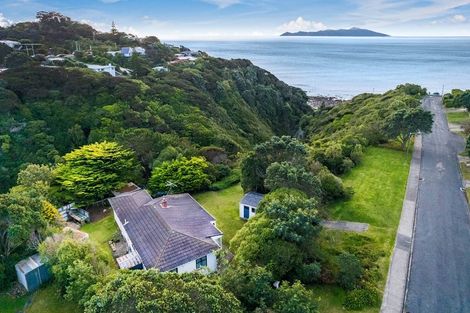Photo of property in 15 Pukerua Beach Road, Pukerua Bay, 5026