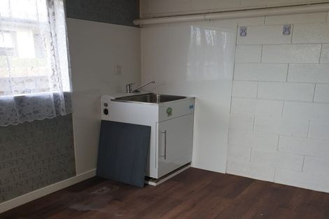 Photo of property in 17a Edgewater Parade, Waiuku, 2123