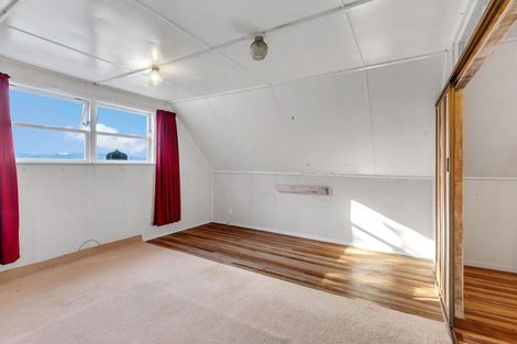 Photo of property in 80 Kahu Road, Paremata, Porirua, 5024