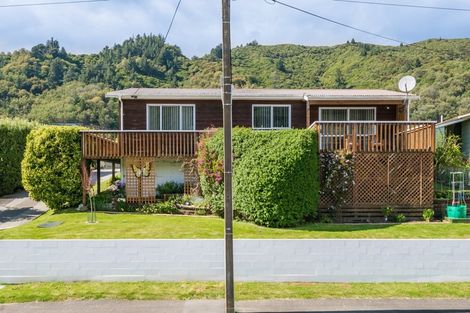 Photo of property in 49 Hampden Street, Picton, 7220