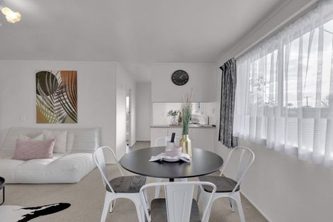 Photo of property in 73 Tuhikaramea Road, Dinsdale, Hamilton, 3204