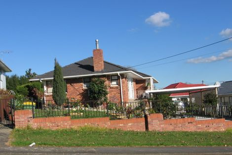 Photo of property in 26 School Road, Te Atatu South, Auckland, 0610