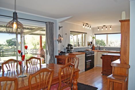 Photo of property in Gibbons Road, Kaiwaka, 0573