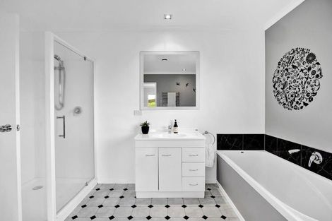 Photo of property in 40 Hobart Drive, Spotswood, New Plymouth, 4310