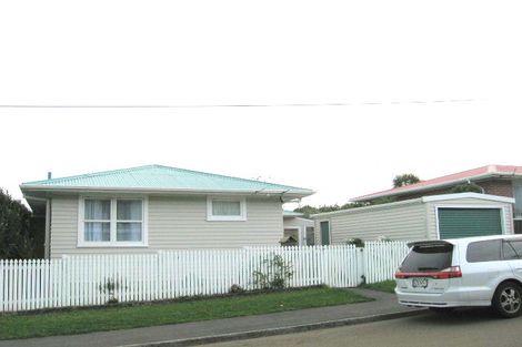 Photo of property in 17 Baylands Drive, Newlands, Wellington, 6037