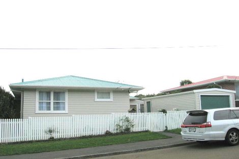 Photo of property in 17 Baylands Drive, Newlands, Wellington, 6037