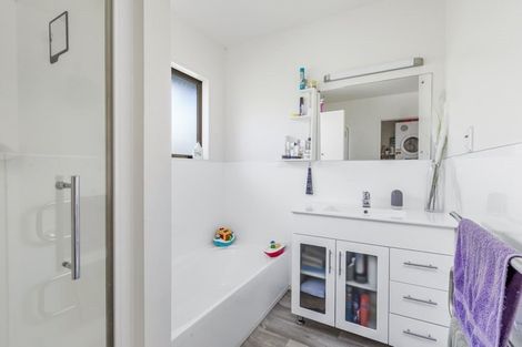 Photo of property in 14 Greenview Lane, Red Beach, 0932