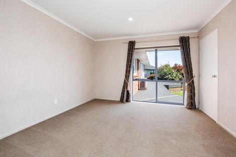 Photo of property in 20 Johnstone Drive, Fitzherbert, Palmerston North, 4410