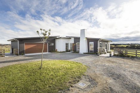 Photo of property in 23 Managhs Road, Halcombe, Feilding, 4775