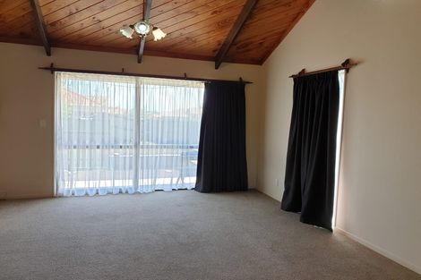 Photo of property in 14 Balmore Place, Wattle Downs, Auckland, 2103