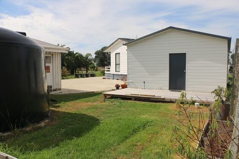 Photo of property in 27 Kowhai Avenue, Kaiaua, Miranda, 2473