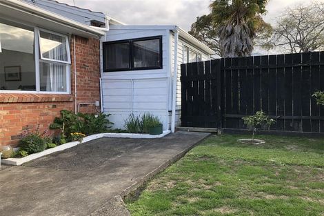 Photo of property in 2/34a Parr Road South, Point Chevalier, Auckland, 1025