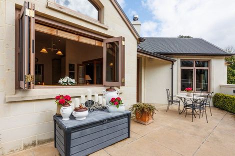 Photo of property in 5 Waicola Drive, Fitzherbert, Palmerston North, 4471