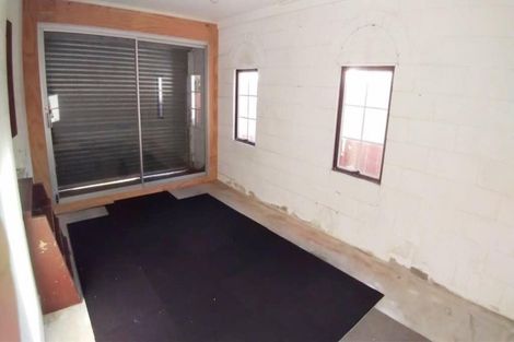 Photo of property in 2/26a Sunnynook Road, Sunnynook, Auckland, 0620