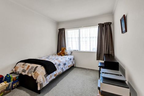 Photo of property in 4 Boulevard Drive, Merrilands, New Plymouth, 4312