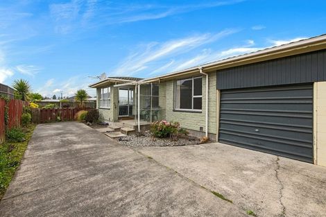 Photo of property in 2/272 Main North Road, Redwood, Christchurch, 8051