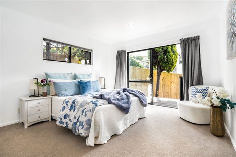 Photo of property in 1/44 Becroft Drive, Forrest Hill, Auckland, 0620